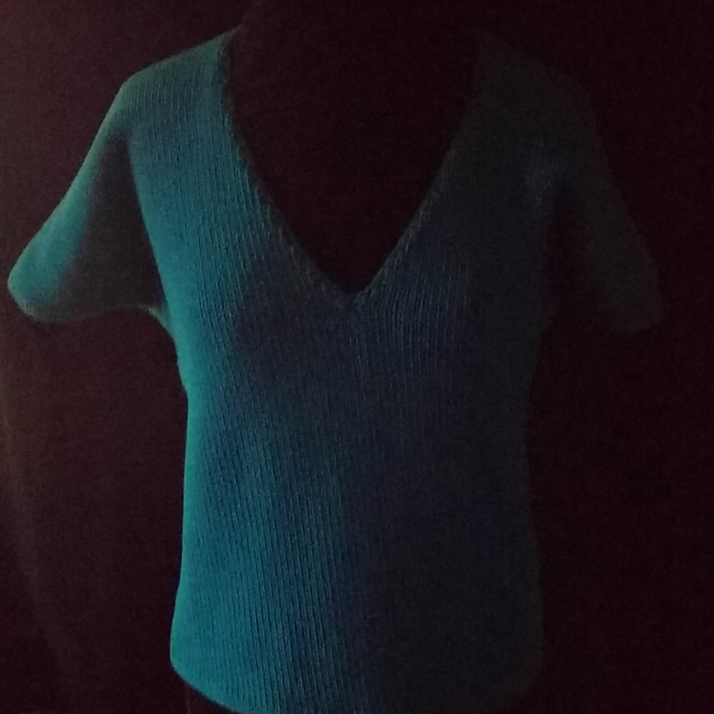 WOMEN'S SWEATER
